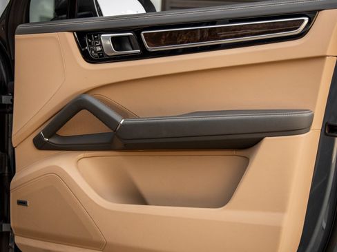 Certified 2019 Porsche Cayenne AWD/4WD image 44