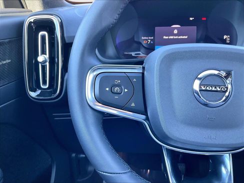 Used 2023 Volvo XC40 Recharge Ultimate w/ Protection Package Premier image 21
