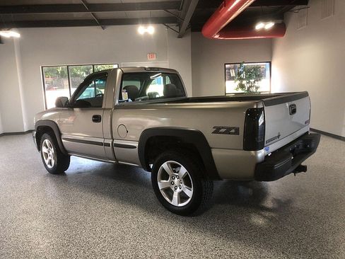 Used 2000 GMC Sierra 1500 SL w/ Convenience Group AWD/4WD image 3