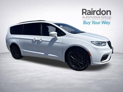 Used 2022 Chrysler Pacifica Touring w/ S Appearance Package AWD/4WD image 1