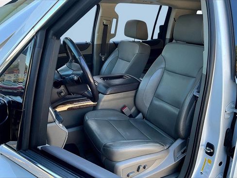 Used 2020 Chevrolet Suburban Premier image 20