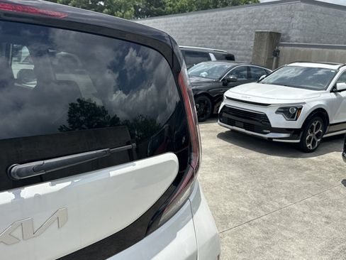 Certified 2023 Kia Soul LX FWD image 22