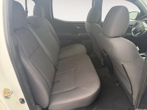 Used 2016 Toyota Tacoma TRD Off-Road w/ Towing Package AWD/4WD image 12