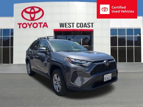 Certified 2025 Toyota RAV4 LE AWD/4WD image 1