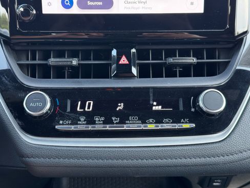 Used 2023 Toyota Corolla SE image 29