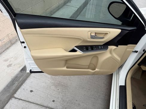 Used 2017 Toyota Camry XLE image 13