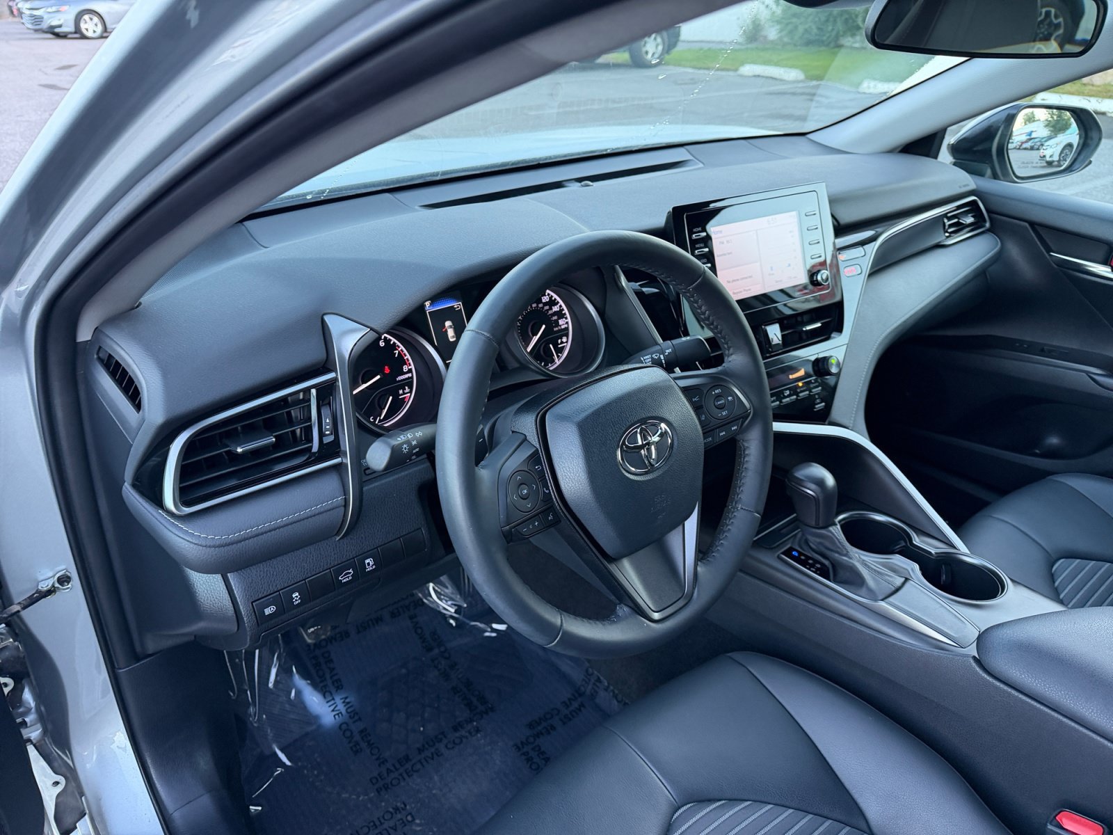 Used 2021 Toyota Camry SE w/ Carpet Mat Package (TMS) FWD image 18