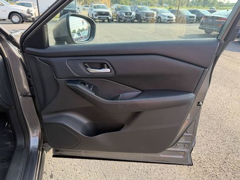 Used 2025 Nissan Rogue SV AWD/4WD image 21