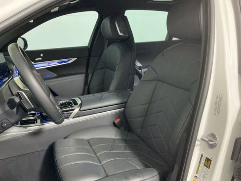 Certified 2024 BMW i7 xDrive60 w/ Executive Package image 23