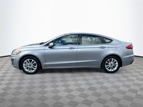 Used 2020 Ford Fusion SE image 9