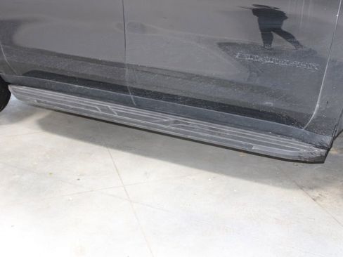 Used 2024 Chevrolet Suburban RST image 13