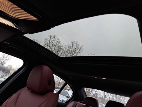 Certified 2023 BMW 330i xDrive Sedan w/ Convenience Package image 15