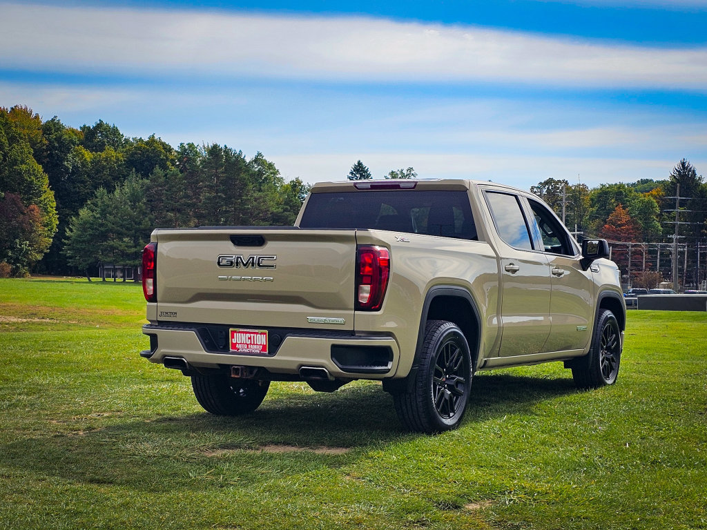 Used 2023 GMC Sierra 1500 Elevation w/ LPO, Elevation Black Package AWD/4WD image 4