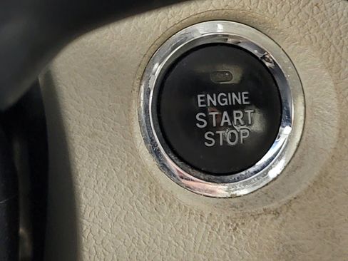 Used 2015 Toyota Sienna XLE Premium image 19