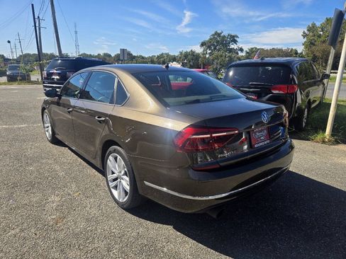 Used 2019 Volkswagen Passat 2.0T Wolfsburg FWD image 9