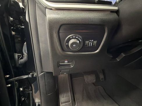 Used 2023 Jeep Grand Cherokee Limited AWD/4WD image 20
