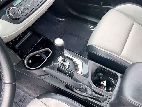 Used 2016 Toyota RAV4 Limited AWD/4WD image 16