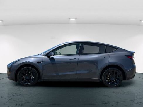 Used 2023 Tesla Model Y Long Range AWD/4WD image 4
