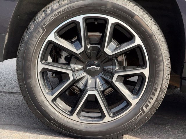 Used 2022 Chevrolet Tahoe RST w/ Luxury Package AWD/4WD image 10