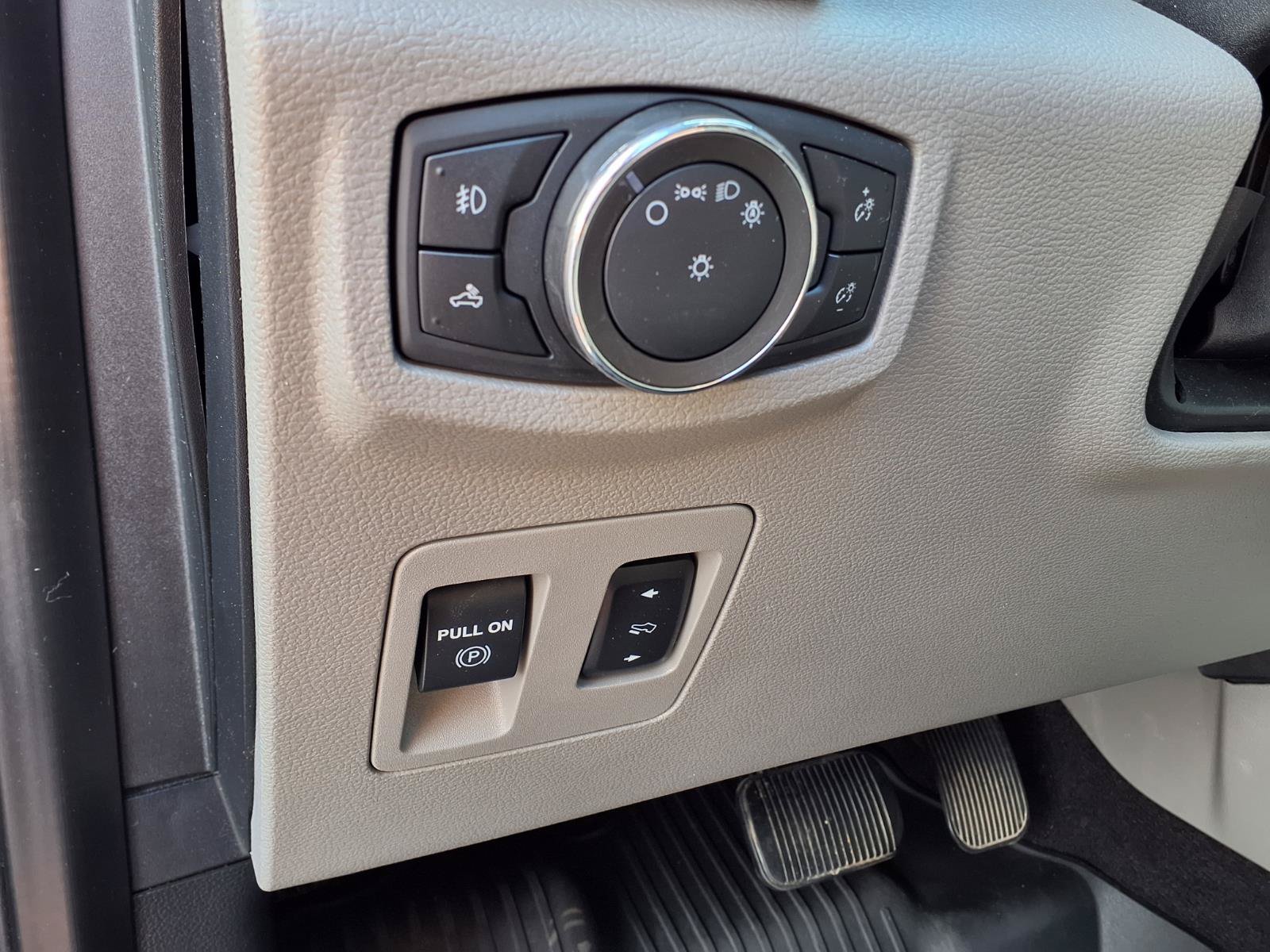 Used 2020 Ford F150 XLT w/ Equipment Group 302A Luxury AWD/4WD image 19