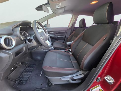 Used 2021 Nissan Versa SR FWD image 14
