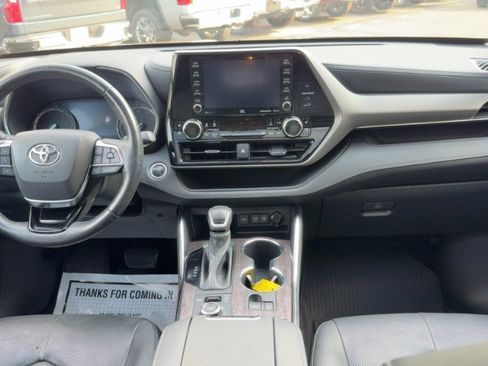 Used 2020 Toyota Highlander Limited AWD/4WD image 17