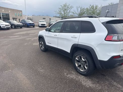 Used 2019 Jeep Cherokee Trailhawk w/ Cold Weather Group image 6