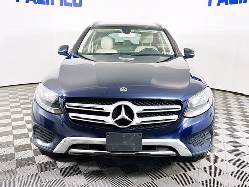 Used 2018 Mercedes-Benz GLC 300 4MATIC image 2