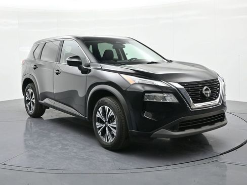 Used 2023 Nissan Rogue SV image 4