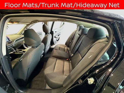 Used 2025 Nissan Altima 2.5 SV FWD image 21