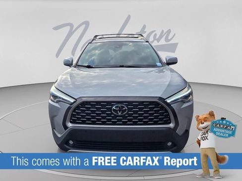 Used 2022 Toyota Corolla Cross XLE FWD image 2