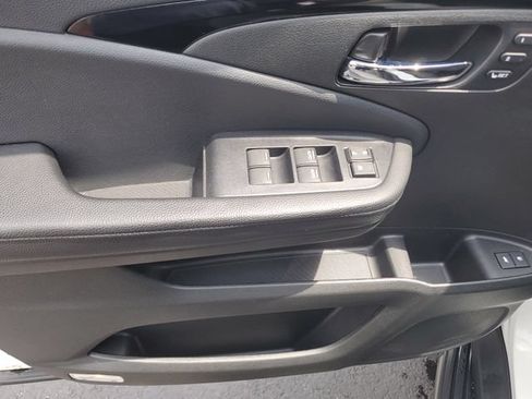Used 2018 Honda Pilot Touring image 21