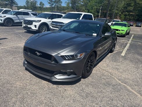 Used 2017 Ford Mustang GT w/ GT Performance Package RWD image 3