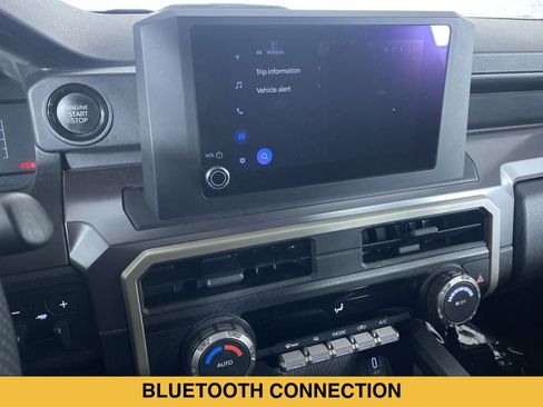 Used 2025 Toyota Tacoma SR5 w/ SR5 Upgrade Package AWD/4WD image 5