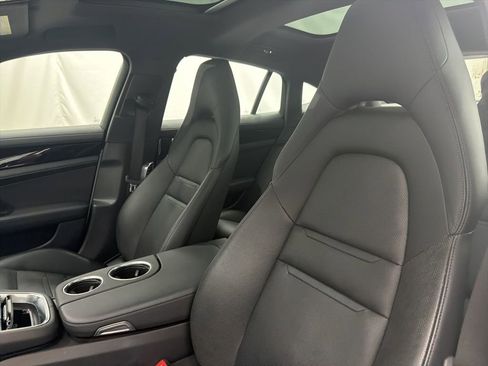 Used 2021 Porsche Panamera RWD image 13