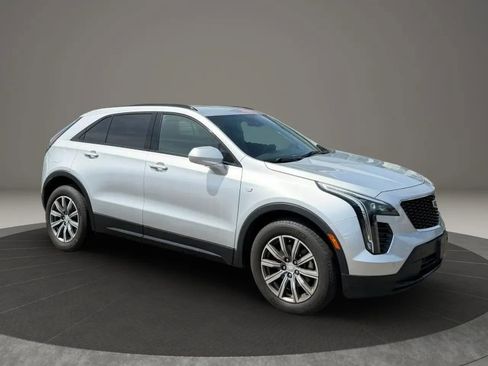 Used 2019 Cadillac XT4 Sport w/ Cold Weather Package FWD image 2