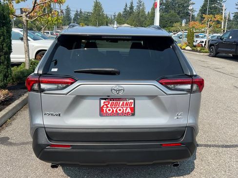 Used 2020 Toyota RAV4 LE AWD/4WD image 8