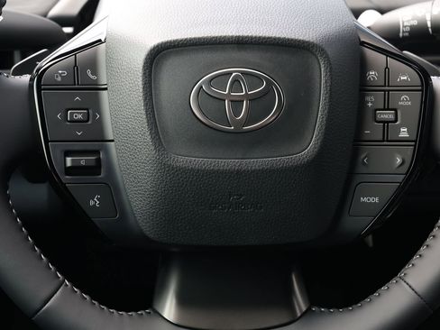 New 2026 Toyota C-HR AWD/4WD image 17