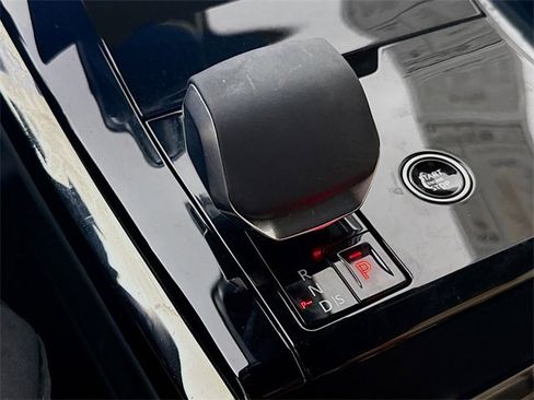 Used 2024 Land Rover Range Rover Sport SE image 19