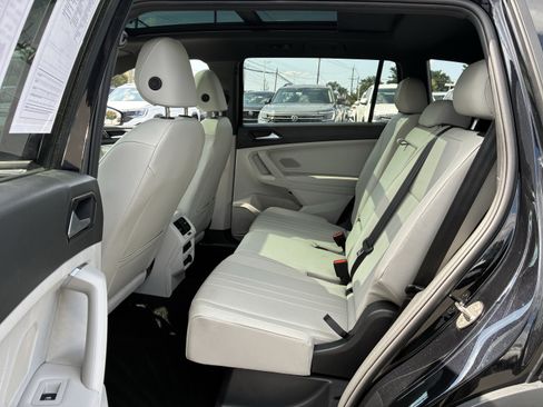 Used 2023 Volkswagen Tiguan SE R-Line FWD image 18