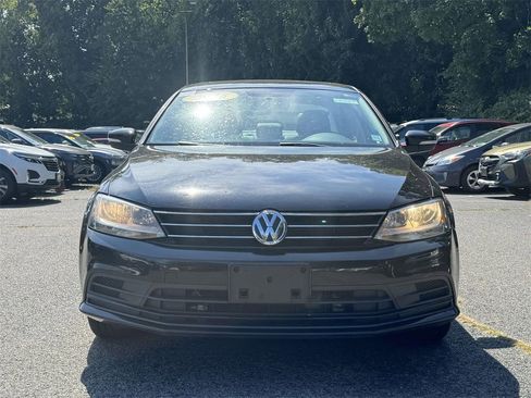 Used 2016 Volkswagen Jetta SE image 2