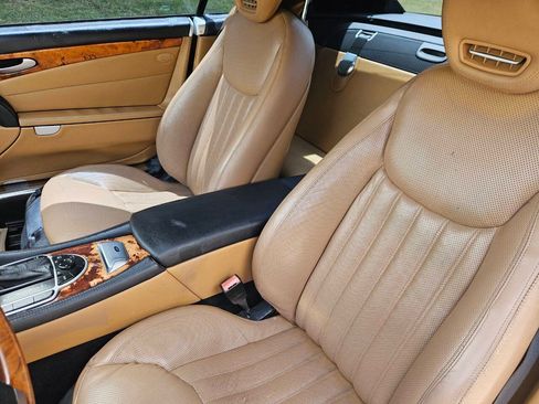 Used 2011 Mercedes-Benz SL 550 image 16