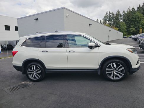 Used 2017 Honda Pilot Touring image 8