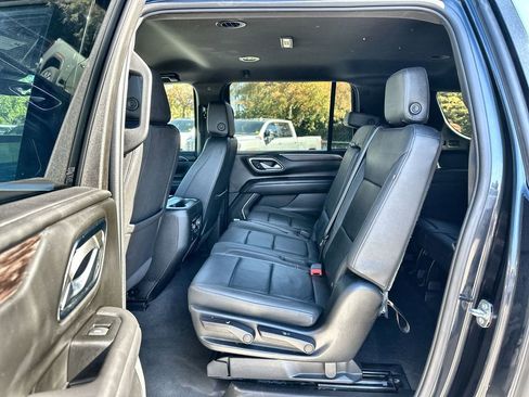 Used 2023 Chevrolet Suburban LT image 24