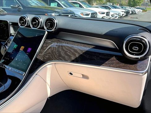 Used 2026 Mercedes-Benz GLC 300 4MATIC image 16