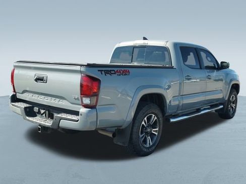 Used 2018 Toyota Tacoma TRD Sport w/ TRD Premium Sport Package image 9