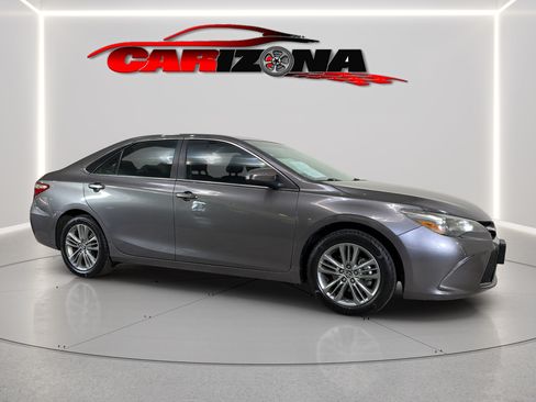 Used 2015 Toyota Camry SE FWD image 2