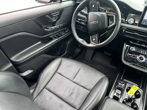 Used 2022 Lincoln Corsair AWD w/ Premium Package image 22