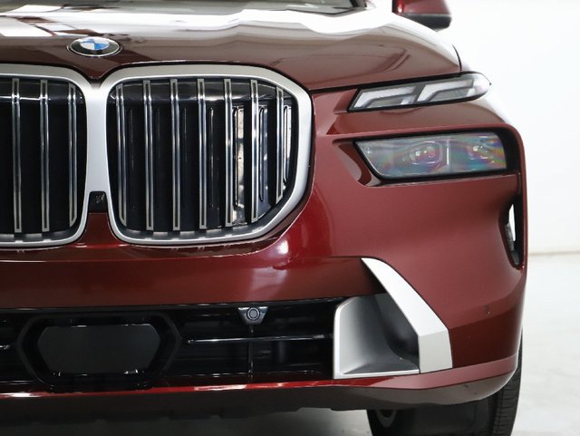 Used 2027 BMW X7 xDrive40i AWD/4WD image 8