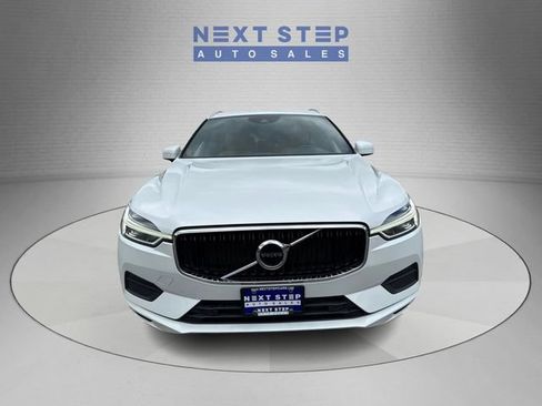 Used 2019 Volvo XC60 T5 Momentum w/ Multimedia Package AWD/4WD image 2